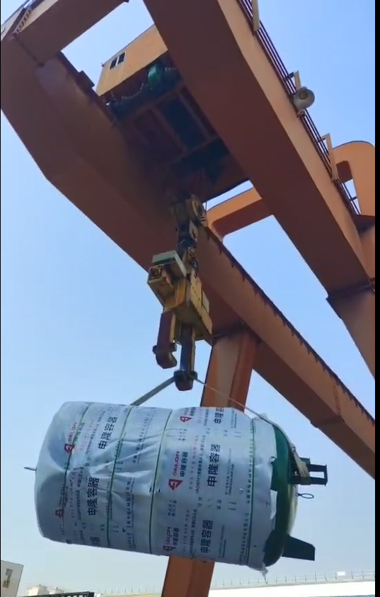 廈門(mén)某廠儲(chǔ)氣罐到貨(圖1)