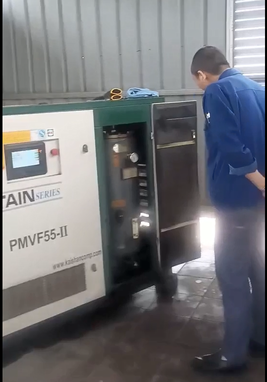 如果螺桿式空壓機(jī)長(zhǎng)時(shí)間未保養(yǎng)，會(huì)出現(xiàn)什么情況呢？