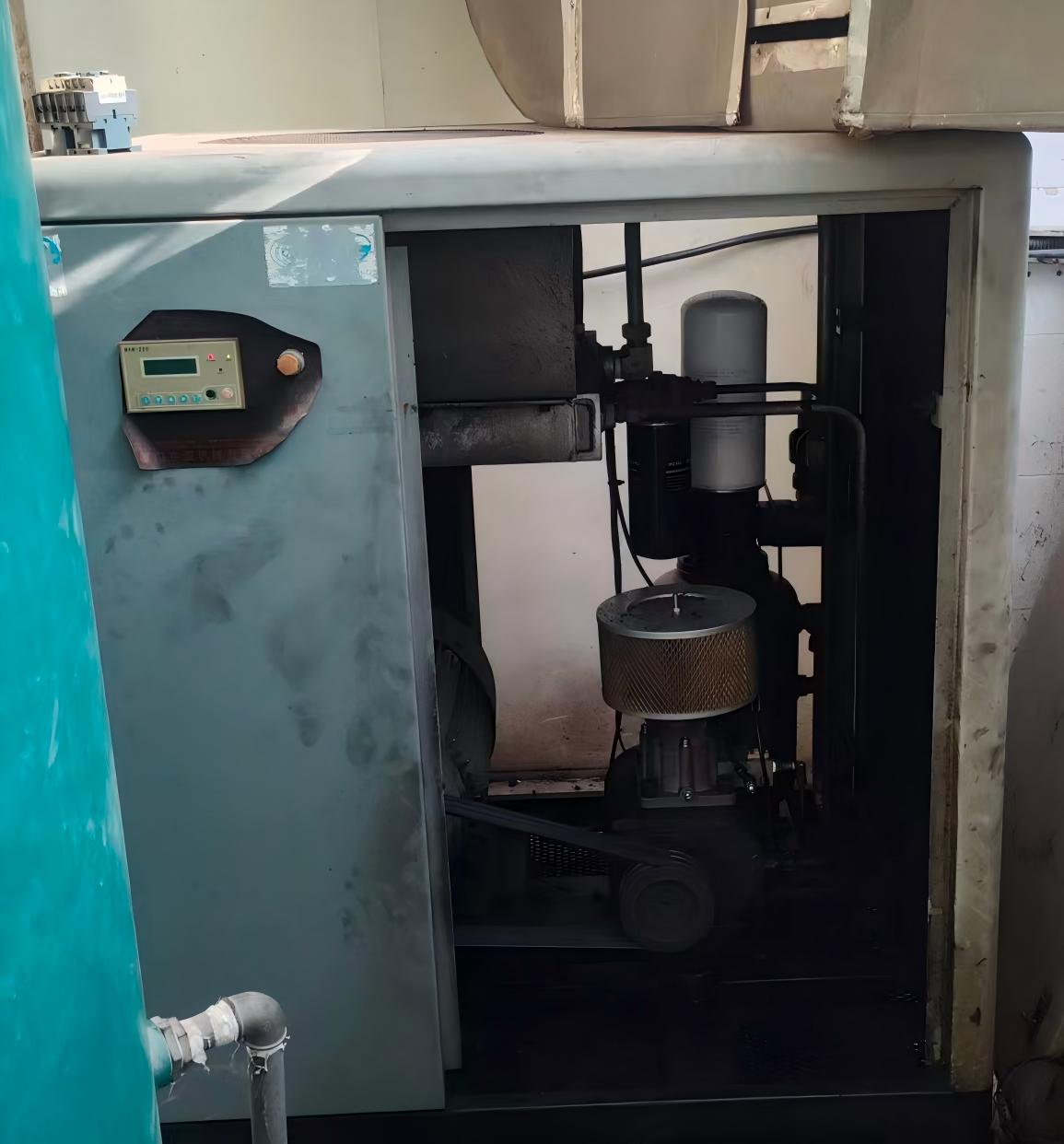 廈門某廠空壓機換皮帶